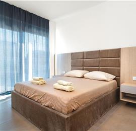 4 Bedroom Villa with Pool near Vodice town, Sibenik Riviera, sleeps 8